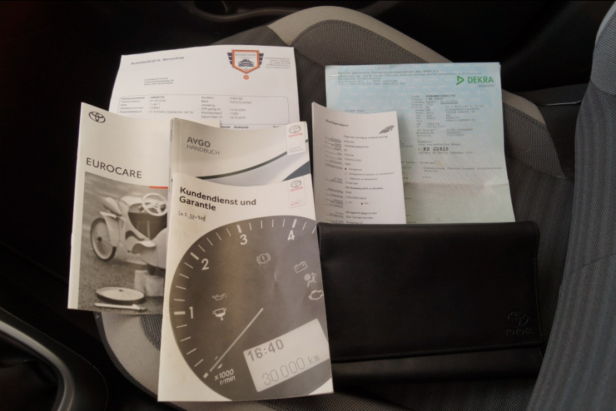 Toyota Aygo 1.0 VVT-i X-Fun Club -AIRCO-CAM-LMV-LED-