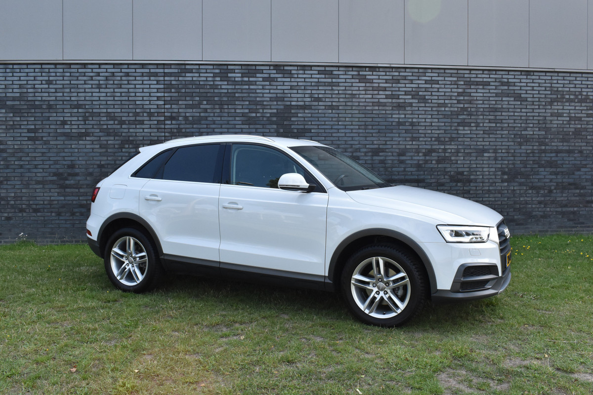 Audi Q3 1.4 TFSI CoD Sport Advance Sport Automaat elec-achterklep Stoelverwarming Audi Q3 1.4 TFSI CoD Sport Advance Sport Automaat elec-achterklep Stoelverwarming