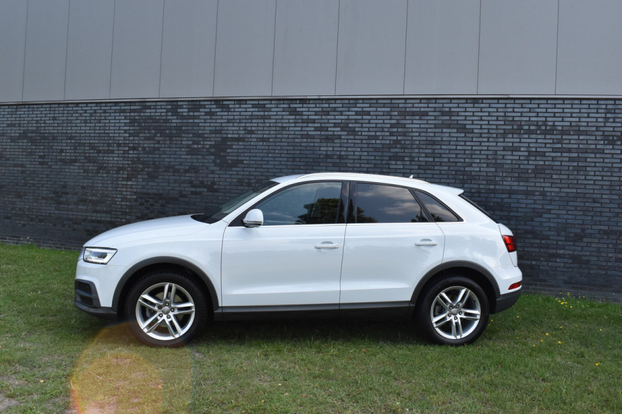 Audi Q3 1.4 TFSI CoD Sport Advance Sport Automaat elec-achterklep Stoelverwarming