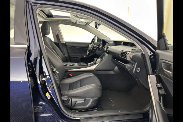 Lexus IS 300h Hybrid Business Line Aut. *PANO | LEATHER-MICROFIBRE | FULL-LED | NAVI-FULLMAP | HEATED-COMFORTSEATS | CAMERA | ECC | SHIFT-PADDLES | PDC | CRUISE | 17''ALU*