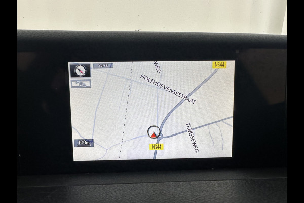 Lexus IS 300h Hybrid Business Line Aut. *PANO | LEATHER-MICROFIBRE | FULL-LED | NAVI-FULLMAP | HEATED-COMFORTSEATS | CAMERA | ECC | SHIFT-PADDLES | PDC | CRUISE | 17''ALU*