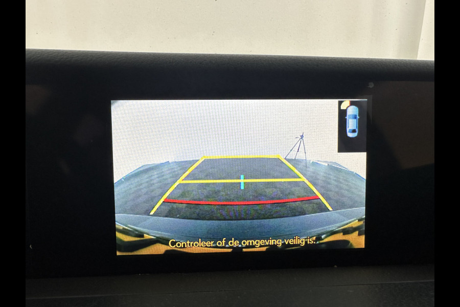 Lexus IS 300h Hybrid Business Line Aut. *PANO | LEATHER-MICROFIBRE | FULL-LED | NAVI-FULLMAP | HEATED-COMFORTSEATS | CAMERA | ECC | SHIFT-PADDLES | PDC | CRUISE | 17''ALU*