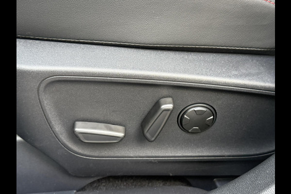 Ford Kuga 2.5 PHEV ST-Line X | SCI | 243pk | Driver Assistance Pack | Black Package | Panoramadak | Winterpack | Adaptieve Matrix LED koplampen met Coast to Coast | Wegklapbare Trekhaak | AGR Stoelen