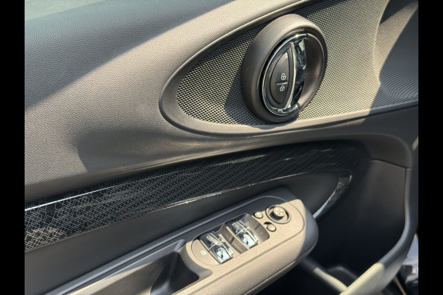 MINI Clubman 2.0 Cooper S ALL4 MINI Yours, adaptieve cruise control, Head-up, panoramadak,Leder, Camera. Een proefrit levert het bewijs. Neem contact op en we maken een afspraak!