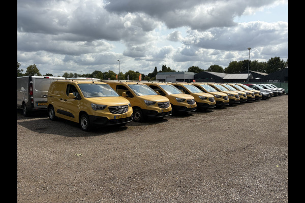 Opel Combo 1.5CDTI EURO6 9x Op voorraad! 3-Pers. ECC Cruise Control Bluetooth Elektr.ramen Elektr.spiegels+Verwarmd Centr.Vergr+ab. L1H1 Ed Schuifdeur Betonplex vloer Lat om Lat betimmering Allesdragers  3 zit