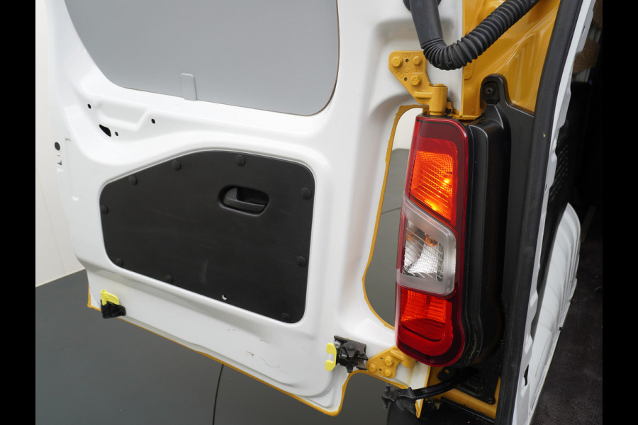 Opel Combo 1.5D L1H1 Edition 9x Op voorraad! 3-Pers. Airco Cruise-Contr. Bluetooth Elektr.ramen Elektr.spiegels+Verwarmd Centr.Vergr+ab. Schuifdeur Betonplex vloer Lat om Lat betimmering Allesdragers  3 zit