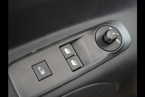 Opel Combo 1.5CDTI 9x Op voorraad! 3-Persoons Airco Cruise Control Bluetooth Elektr.ramen Elektr.spiegels+Verwarmd Centr.Vergr+ab. L1H1 Edi Schuifdeur Betonplex vloer Lat om Lat betimmering Origin. NLse auto, van binnen en buiten een Keurige Combo!