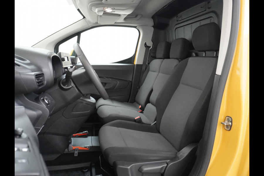 Opel Combo 1.5CDTI 9x Op voorraad! 3-Persoons Airco Cruise Control Bluetooth Elektr.ramen Elektr.spiegels+Verwarmd Centr.Vergr+ab. L1H1 Edi Schuifdeur Betonplex vloer Lat om Lat betimmering Origin. NLse auto, van binnen en buiten een Keurige Combo!