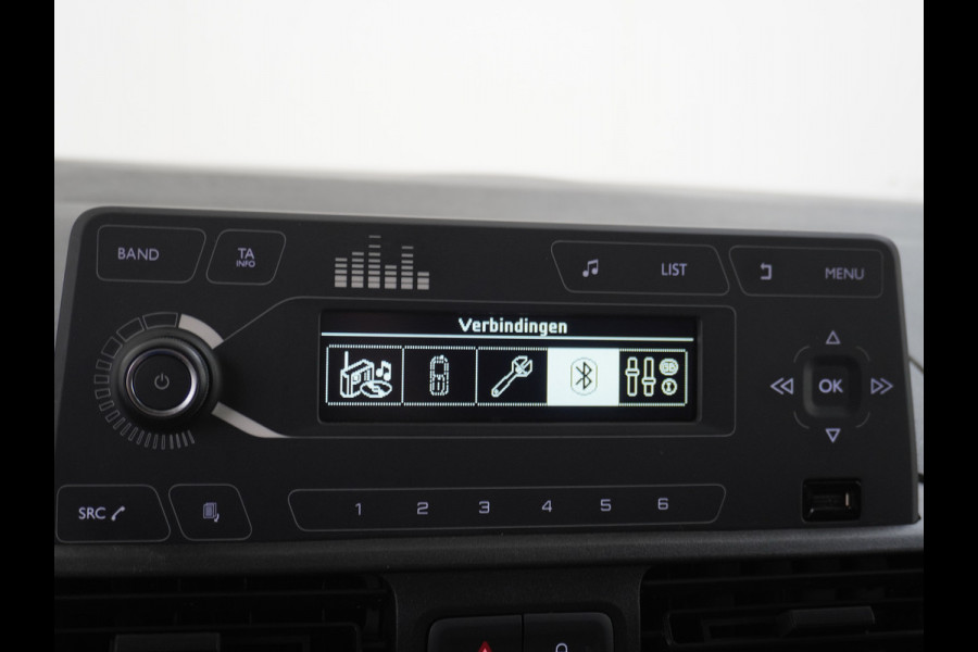 Opel Combo 1.5CDTI 9x Op voorraad! 3-Persoons Airco Cruise Control Bluetooth Elektr.ramen Elektr.spiegels+Verwarmd Centr.Vergr+ab. L1H1 Edi Schuifdeur Betonplex vloer Lat om Lat betimmering Origin. NLse auto, van binnen en buiten een Keurige Combo!