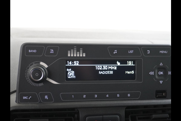 Opel Combo 1.5CDTI 9x Op voorraad! 3-Persoons Airco Cruise Control Bluetooth Elektr.ramen Elektr.spiegels+Verwarmd Centr.Vergr+ab. L1H1 Edi Schuifdeur Betonplex vloer Lat om Lat betimmering Origin. NLse auto, van binnen en buiten een Keurige Combo!