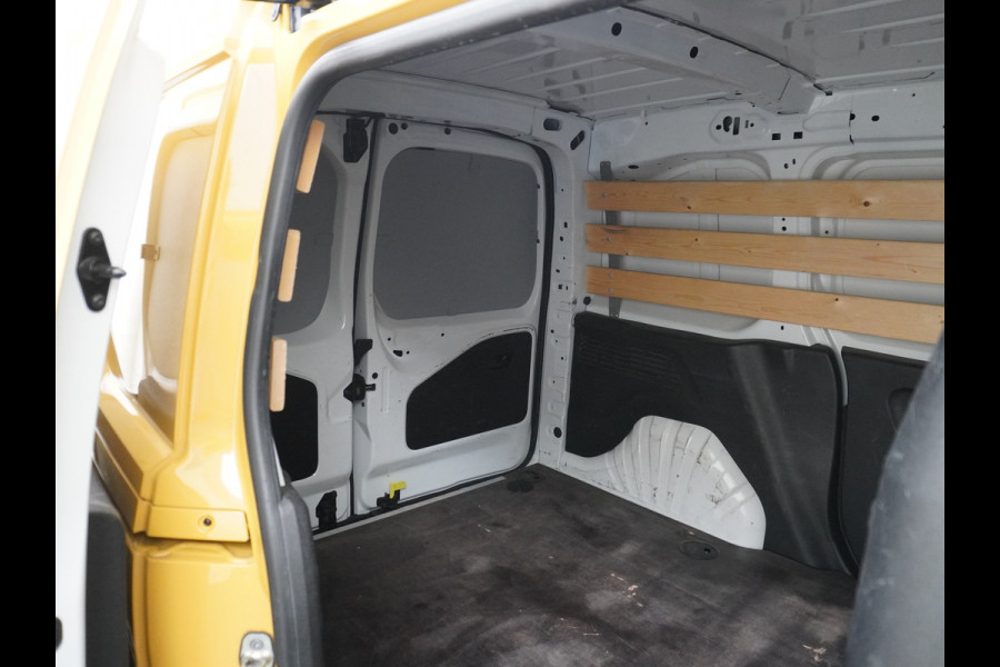 Opel Combo 1.5CDTI 9x Op voorraad! 3-Persoons Airco Cruise Control Bluetooth Elektr.ramen Elektr.spiegels+Verwarmd Centr.Vergr+ab. L1H1 Edi Schuifdeur Betonplex vloer Lat om Lat betimmering Origin. NLse auto, van binnen en buiten een Keurige Combo!