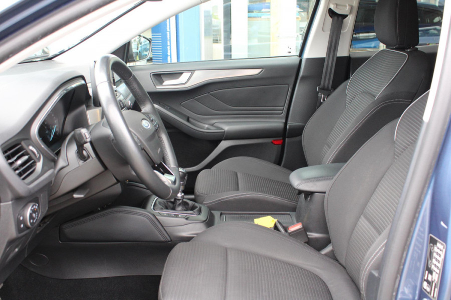 Ford FOCUS Wagon 1.0 EcoBoost Titanium Business | Winterpack | Cruise Control | Navigatie | Climate Control | Camera |