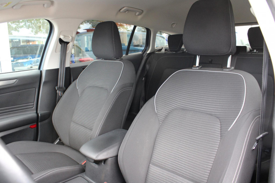 Ford FOCUS Wagon 1.0 EcoBoost Titanium Business | Winterpack | Cruise Control | Navigatie | Climate Control | Camera |