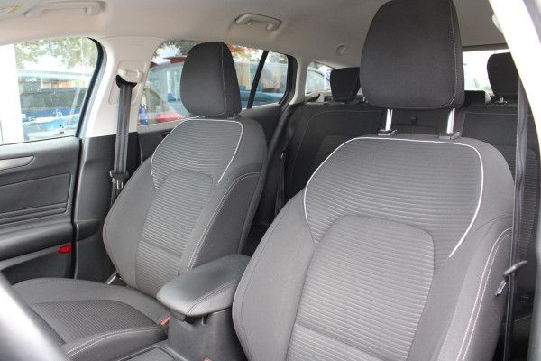 Ford FOCUS Wagon 1.0 EcoBoost Titanium Business | Winterpack | Cruise Control | Navigatie | Climate Control | Camera |