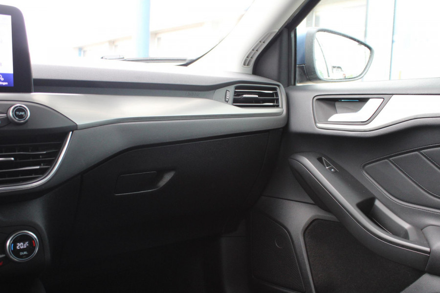 Ford FOCUS Wagon 1.0 EcoBoost Titanium Business | Winterpack | Cruise Control | Navigatie | Climate Control | Camera |