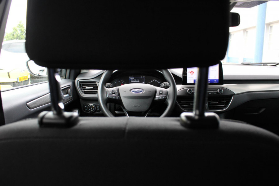 Ford FOCUS Wagon 1.0 EcoBoost Titanium Business | Winterpack | Cruise Control | Navigatie | Climate Control | Camera |