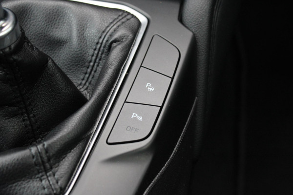 Ford FOCUS Wagon 1.0 EcoBoost Titanium Business | Winterpack | Cruise Control | Navigatie | Climate Control | Camera |