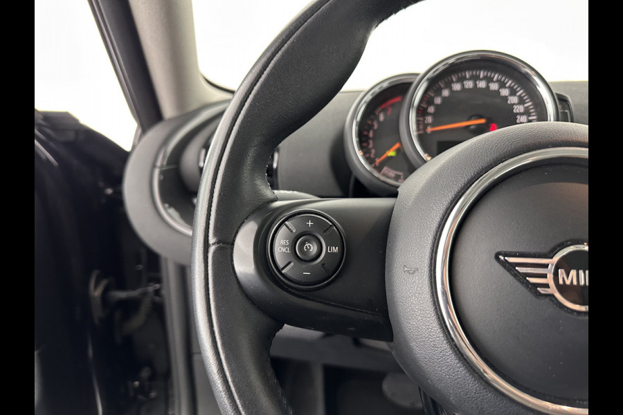 MINI Clubman 1.5 Cooper Chili Aut. *1/2LEATHER | FULL-LED | KEYLESS | NAVI-FULLMAP | SPORT-SEATS | ECC | PDC | CRUISE | 18''ALU*