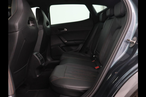 CUPRA Formentor 1.4 e-Hybrid | Leder | Trekhaak | Stoel & stuurverwarming | Carplay | Camera | Memory | Sfeerverlichting | Keyless | Full LED | PHEV