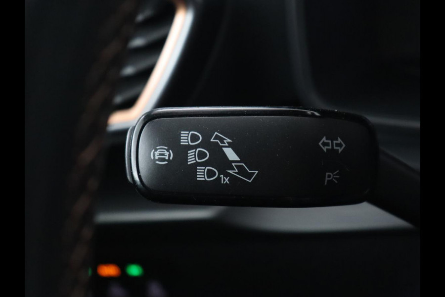 CUPRA Formentor 1.4 e-Hybrid | Leder | Trekhaak | Stoel & stuurverwarming | Carplay | Camera | Memory | Sfeerverlichting | Keyless | Full LED | PHEV