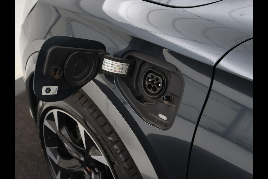 CUPRA Formentor 1.4 e-Hybrid | Leder | Trekhaak | Stoel & stuurverwarming | Carplay | Camera | Memory | Sfeerverlichting | Keyless | Full LED | PHEV