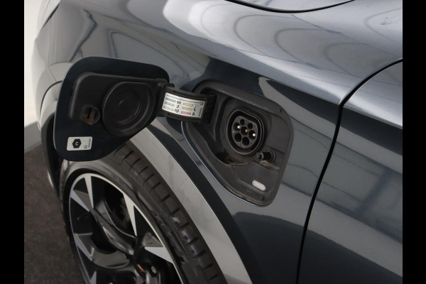 CUPRA Formentor 1.4 e-Hybrid | Leder | Trekhaak | Stoel & stuurverwarming | Carplay | Camera | Memory | Sfeerverlichting | Keyless | Full LED | PHEV