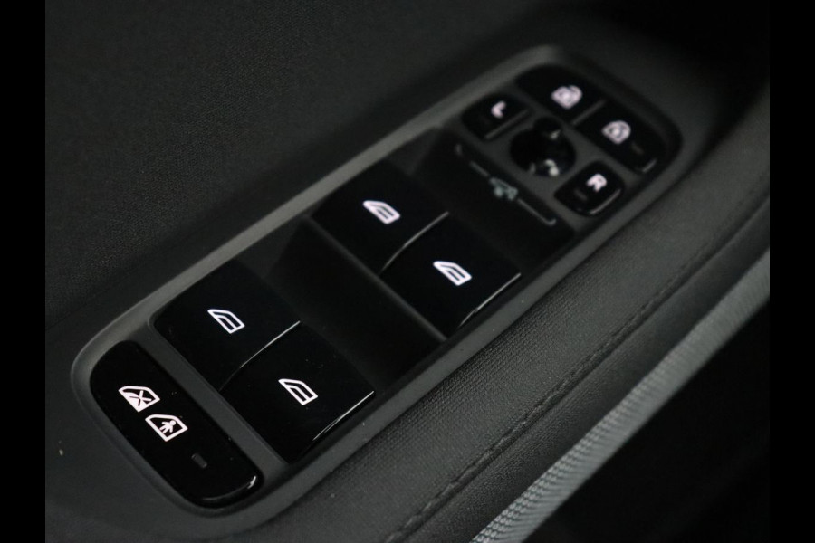 Polestar 2 Long Range Dual Motor Launch Edition 78kWh | Panoramadak | Trekhaak | Stoel & stuurverwarming | 360 camera | Adaptive cruise | Harman/Kardon | Carplay