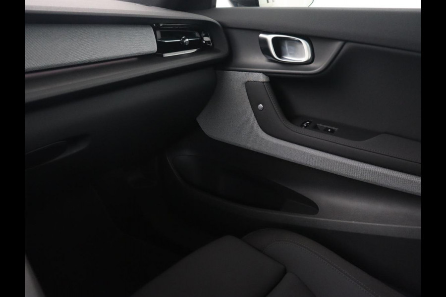 Polestar 2 Long Range Dual Motor Launch Edition 78kWh | Panoramadak | Trekhaak | Stoel & stuurverwarming | 360 camera | Adaptive cruise | Harman/Kardon | Carplay