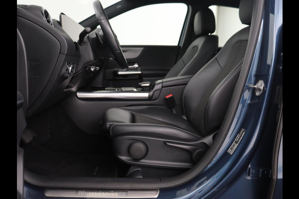 Mercedes-Benz B-Klasse 180 Advantage | Stoelverwarming | Camera | Carplay | Trekhaak | Full LED | Navigatie | Half leder | Climate control | Park Assist