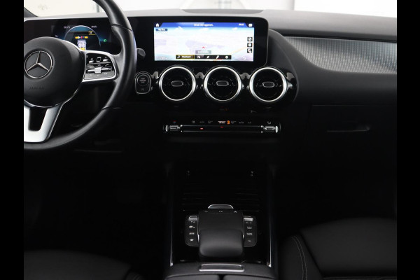 Mercedes-Benz B-Klasse 180 Advantage | Stoelverwarming | Camera | Carplay | Trekhaak | Full LED | Navigatie | Half leder | Climate control | Park Assist