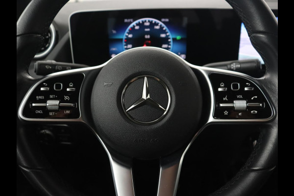 Mercedes-Benz B-Klasse 180 Advantage | Stoelverwarming | Camera | Carplay | Trekhaak | Full LED | Navigatie | Half leder | Climate control | Park Assist