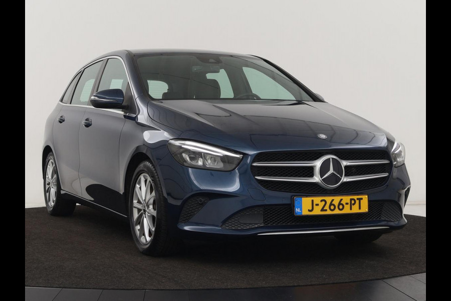 Mercedes-Benz B-Klasse 180 Advantage | Stoelverwarming | Camera | Carplay | Trekhaak | Full LED | Navigatie | Half leder | Climate control | Park Assist