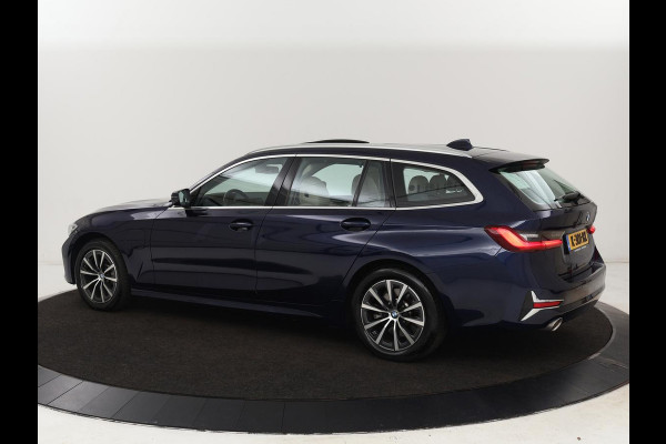 BMW 3-serie 330e eDrive Luxury Line | Panoramadak | Leder | Trekhaak | Stoelverwarming | Carplay | Sportstoelen | Live Cockpit | Parkeerhulp
