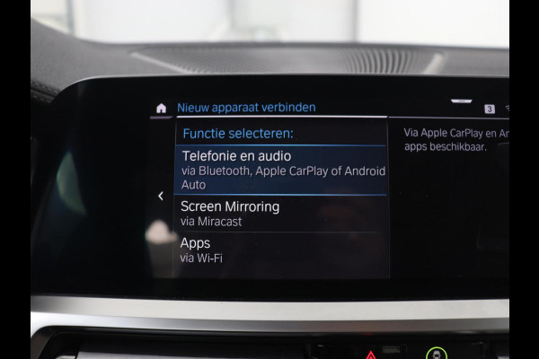 BMW 3-serie 330e eDrive Luxury Line | Panoramadak | Leder | Trekhaak | Stoelverwarming | Carplay | Sportstoelen | Live Cockpit | Parkeerhulp