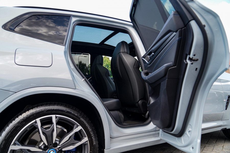 BMW X3 XDrive30e High Executive | Panorama | Driving Assistant | HuD | Harman/Kardon | ACC | Lane Assist | Adaptieve LED | Memory