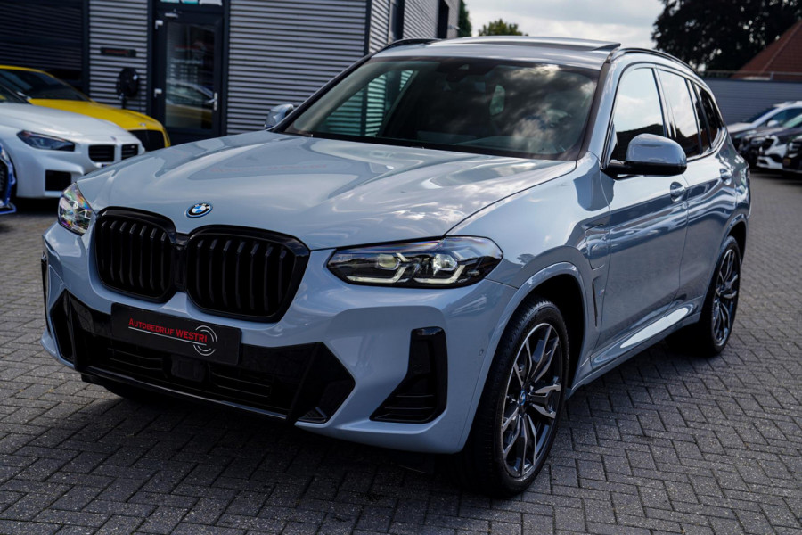 BMW X3 XDrive30e High Executive | Panorama | Driving Assistant | HuD | Harman/Kardon | ACC | Lane Assist | Adaptieve LED | Memory