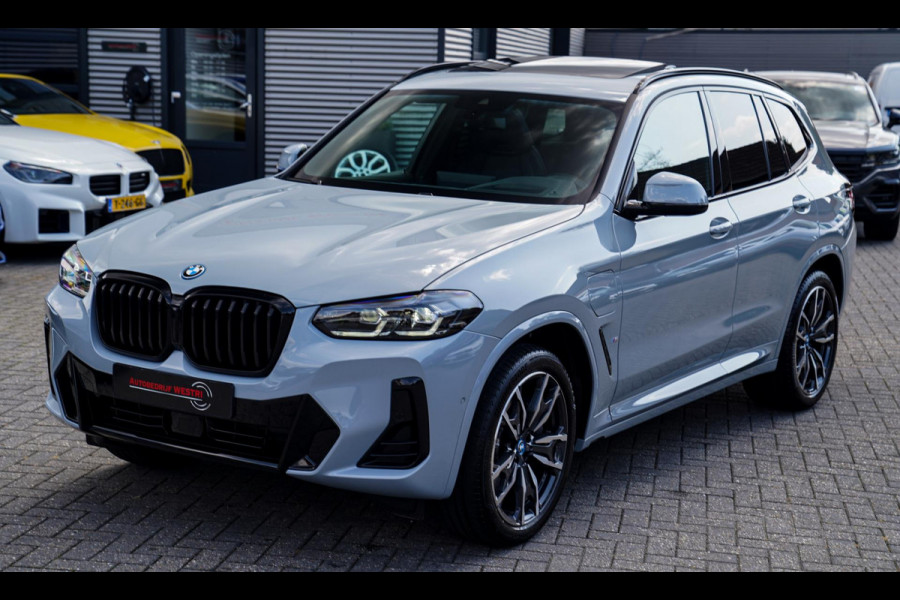 BMW X3 XDrive30e High Executive | Panorama | Driving Assistant | HuD | Harman/Kardon | ACC | Lane Assist | Adaptieve LED | Memory