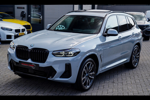 BMW X3 XDrive30e High Executive | Panorama | Driving Assistant | HuD | Harman/Kardon | ACC | Lane Assist | Adaptieve LED | Memory
