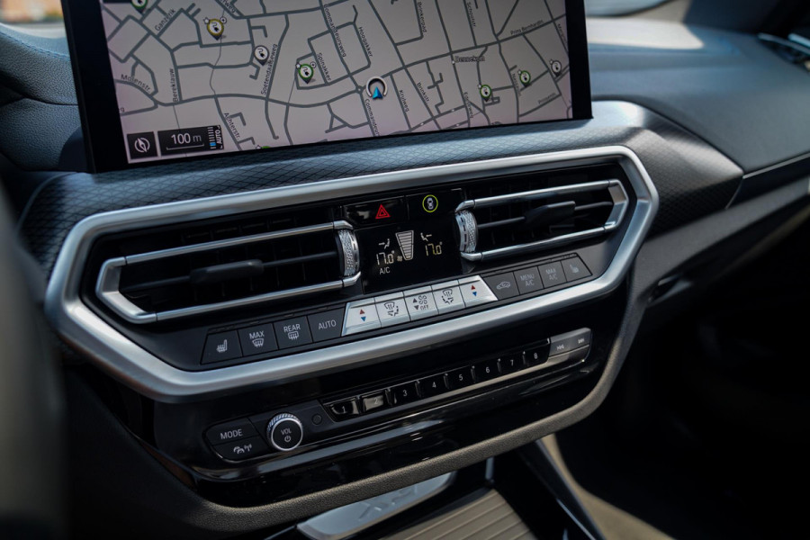 BMW X3 XDrive30e High Executive | Panorama | Driving Assistant | HuD | Harman/Kardon | ACC | Lane Assist | Adaptieve LED | Memory