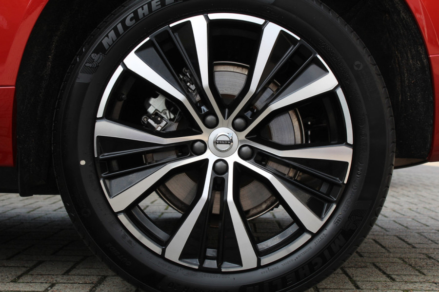 Volvo XC60 2.0 T8 Plug-in hybrid AWD Core Bright | Elek. Trekhaak | Panoramadak |