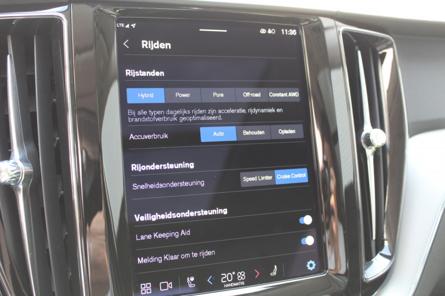 Volvo XC60 2.0 T8 Plug-in hybrid AWD Core Bright | Elek. Trekhaak | Panoramadak |
