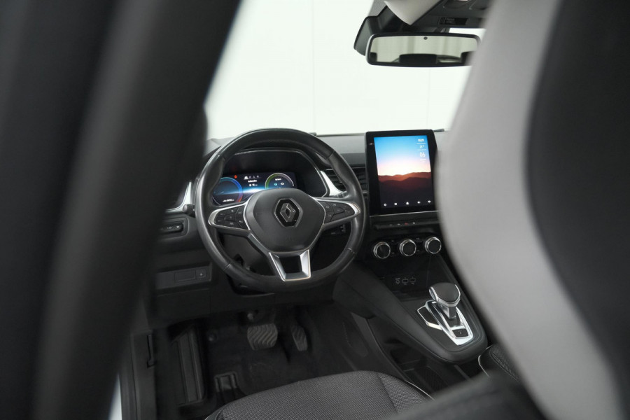 Renault Captur 1.6 E-Tech Plug-in Hybrid 160 Intens | Trekhaak | Camera | Adaptieve Cruise Control | Dodehoekdetectie