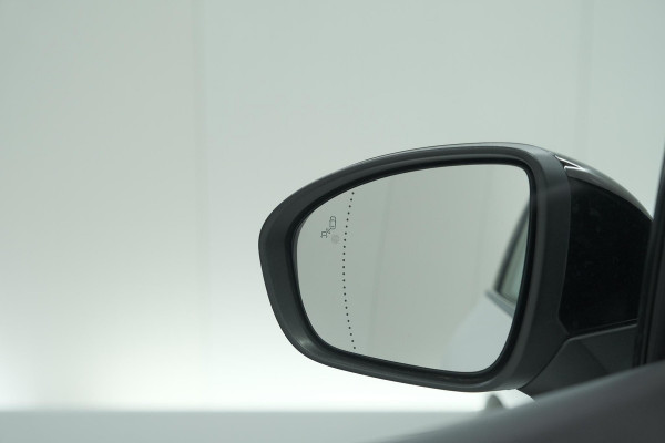 Renault Captur 1.6 E-Tech Plug-in Hybrid 160 Intens | Trekhaak | Camera | Adaptieve Cruise Control | Dodehoekdetectie