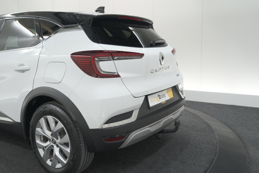 Renault Captur 1.6 E-Tech Plug-in Hybrid 160 Intens | Trekhaak | Camera | Adaptieve Cruise Control | Dodehoekdetectie