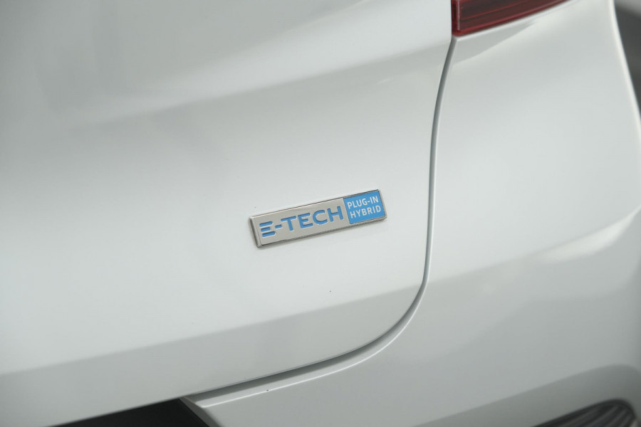 Renault Captur 1.6 E-Tech Plug-in Hybrid 160 Intens | Trekhaak | Camera | Adaptieve Cruise Control | Dodehoekdetectie