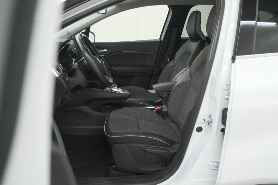 Renault Captur 1.6 E-Tech Plug-in Hybrid 160 Intens | Trekhaak | Camera | Adaptieve Cruise Control | Dodehoekdetectie