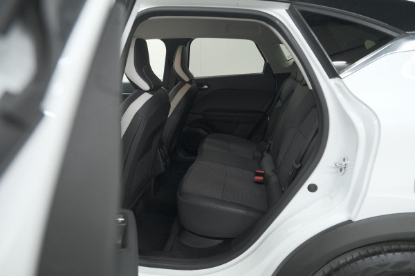 Renault Captur 1.6 E-Tech Plug-in Hybrid 160 Intens | Trekhaak | Camera | Adaptieve Cruise Control | Dodehoekdetectie
