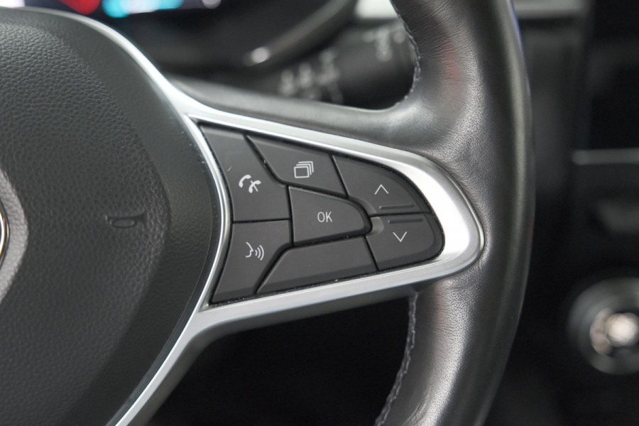 Renault Captur 1.6 E-Tech Plug-in Hybrid 160 Intens | Trekhaak | Camera | Adaptieve Cruise Control | Dodehoekdetectie
