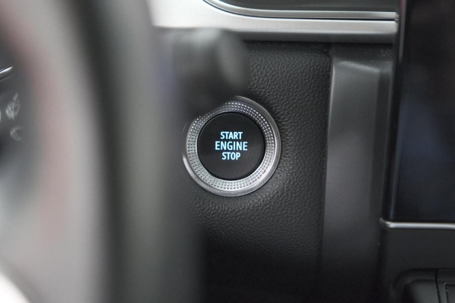 Renault Captur 1.6 E-Tech Plug-in Hybrid 160 Intens | Trekhaak | Camera | Adaptieve Cruise Control | Dodehoekdetectie