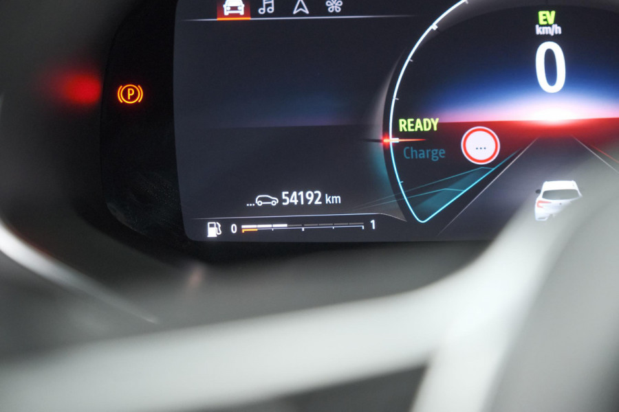 Renault Captur 1.6 E-Tech Plug-in Hybrid 160 Intens | Trekhaak | Camera | Adaptieve Cruise Control | Dodehoekdetectie